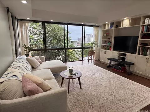 217 Prospect St #M1, Honolulu, HI 96813