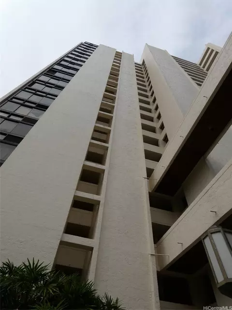 521 Hahaione St #217K, Honolulu, HI 96825