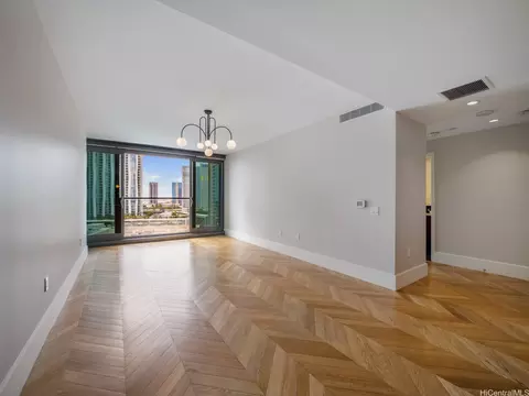 1108 Auahi St #1305, Honolulu, HI 96814