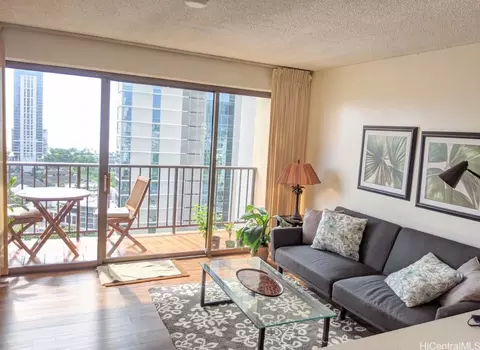 2140 Kuhio Ave #2006, Honolulu, HI 96815