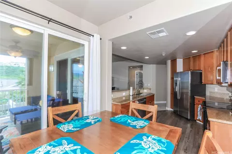 520 Lunalilo Home Rd #6214, Honolulu, HI 96825