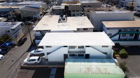 910 Kopke St, Honolulu, HI 96819