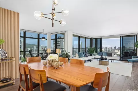 1015 Wilder Ave #804, Honolulu, HI 96822