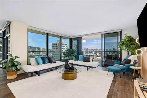 1015 Wilder Ave #804, Honolulu, HI 96822