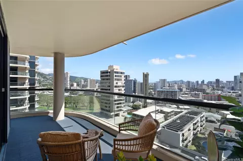 1015 Wilder Ave #804, Honolulu, HI 96822