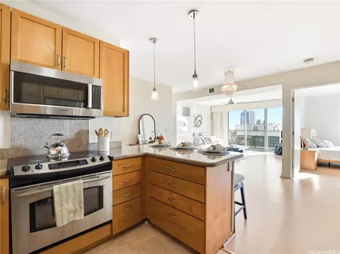 421 Olohana St #2103, Honolulu, HI 96815