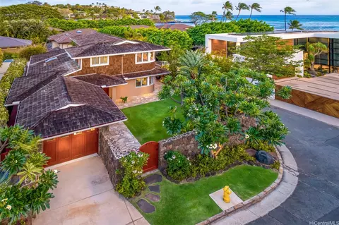 223 Kaalawai Pl, Honolulu, HI 96816