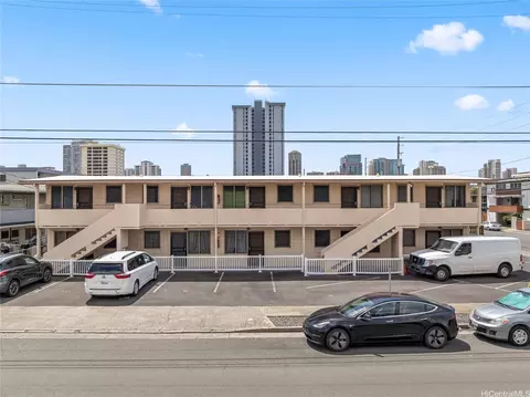 2105 Algaroba St, Honolulu, HI 96826