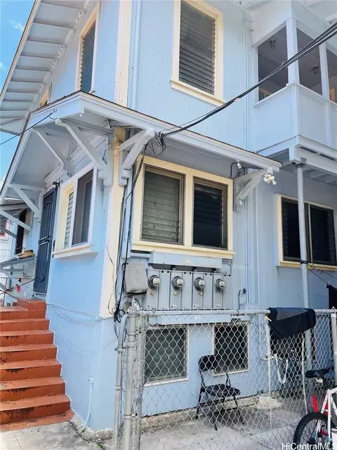 37 Kauila St #A, Honolulu, HI 96813