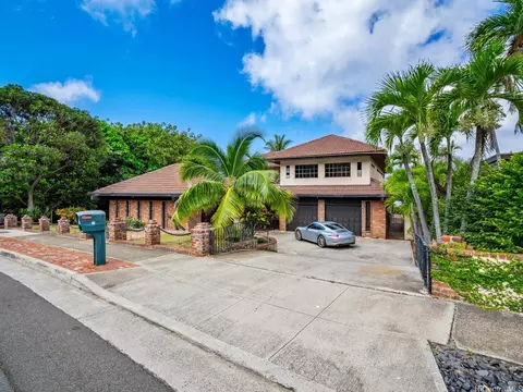 12 Lumahai St, Honolulu, HI 96825