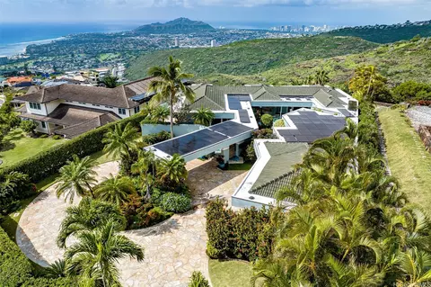 1980 Laukahi St, Honolulu, HI 96821