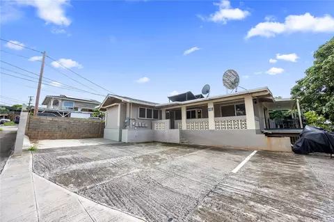 4354 Likini St, Honolulu, HI 96818