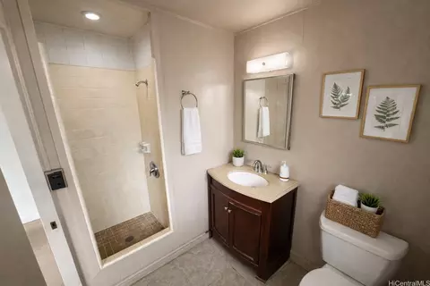 94-1056 Kahuanui St, Waipahu, HI 96797