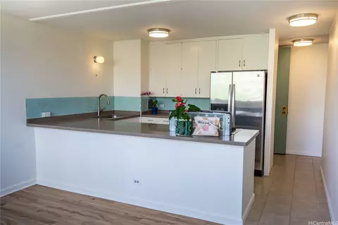 1722 Makiki St #302, Honolulu, HI 96822