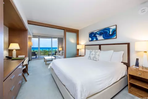 2139 Kuhio Ave #1702, Honolulu, HI 96815