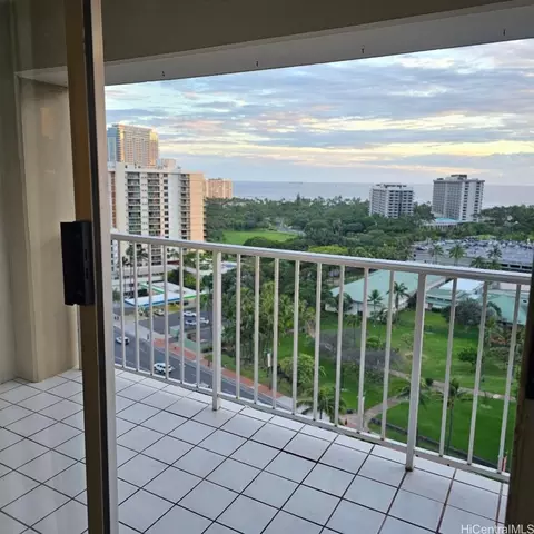 430 Keoniana St #1304, Honolulu, HI 96815