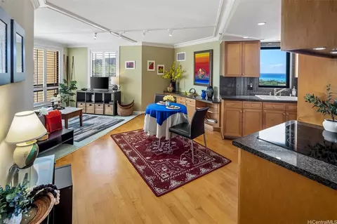 300 Wai Nani Way #II2417, Honolulu, HI 96815