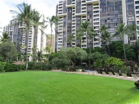 501 Hahaione St #1/17H, Honolulu, HI 96825