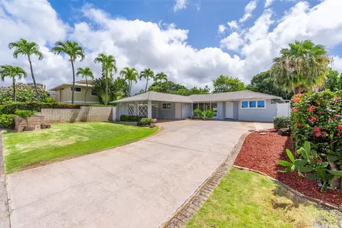1081 Makaiwa St, Honolulu, HI 96816