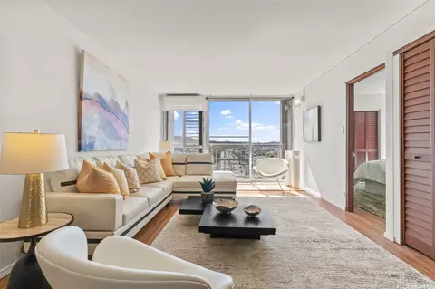 1320 Alexander St #901, Honolulu, HI 96826