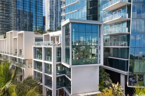 1118 Ala Moana Blvd #1, Honolulu, HI 96814