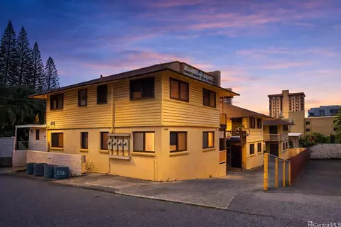 927 Spencer St, Honolulu, HI 96822