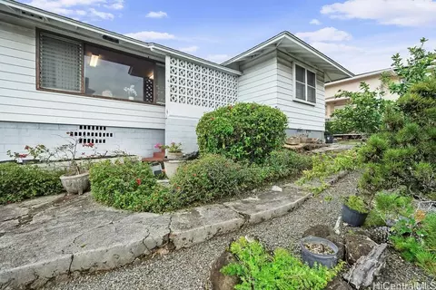 2216 Mahalo St, Honolulu, HI 96817