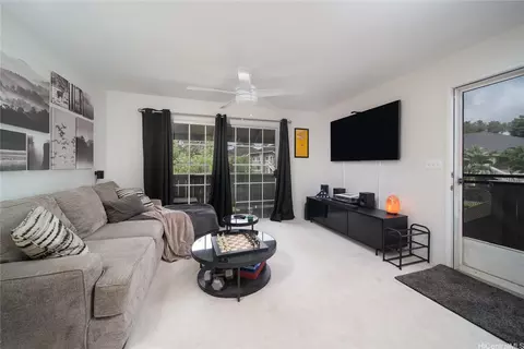 94-1351 Kulewa Loop #17U, Waipahu, HI 96797