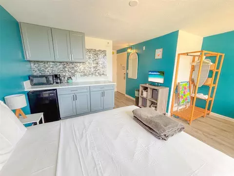 444 Niu St #1105, Honolulu, HI 96815