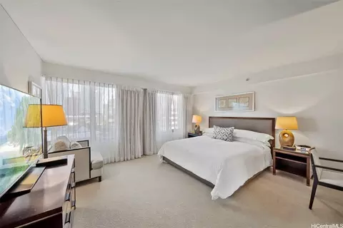 223 Saratoga Rd #901, Honolulu, HI 96815
