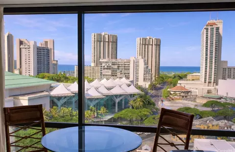 1750 Kalakaua Ave #1704, Honolulu, HI 96826