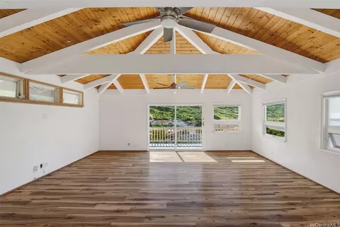 829 Kealahou St, Honolulu, HI 96825