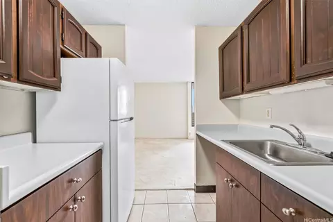 2092 Kuhio Ave #1506, Honolulu, HI 96815