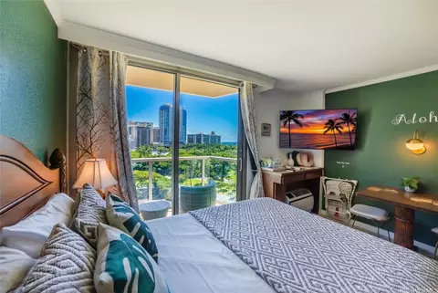 2045 Kalakaua Ave #611, Honolulu, HI 96815