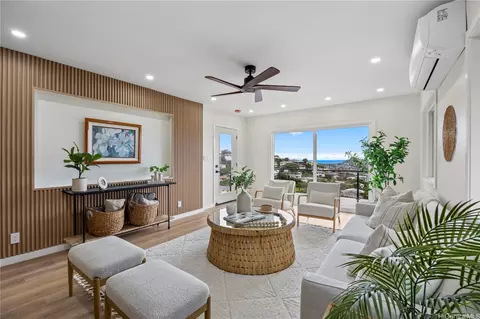 1854 St Louis Dr, Honolulu, HI 96816