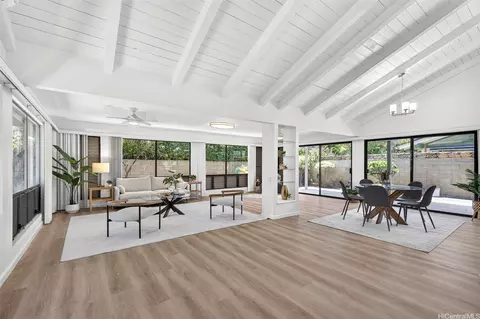 7539 Huialoha St, Honolulu, HI 96825
