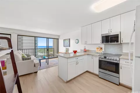 2140 Kuhio Ave #1603, Honolulu, HI 96815