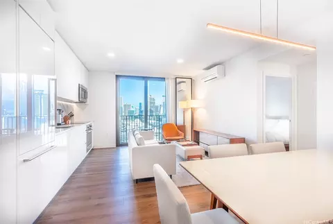987 Queen St #1303, Honolulu, HI 96814