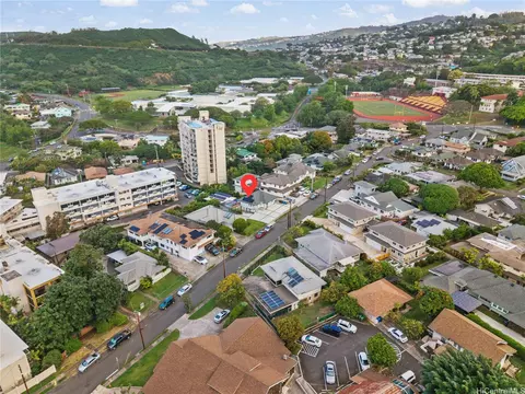 1686 Lewalani Dr, Honolulu, HI 96822