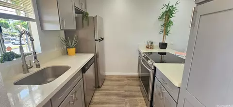 94-513 Lumiaina St #M206, Waipahu, HI 96797