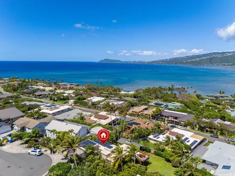 252 Lumahai Pl, Honolulu, HI 96825
