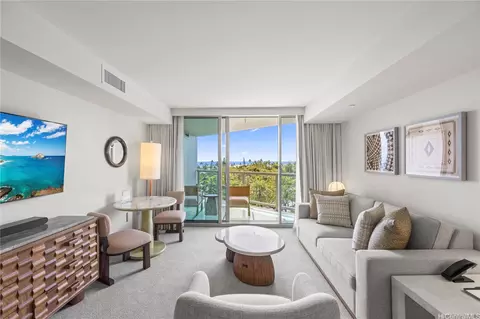 223 Saratoga Rds #807, Honolulu, HI 96815