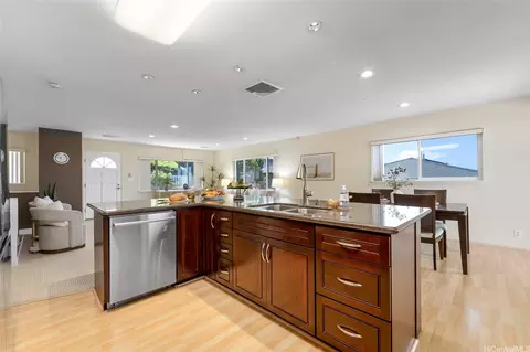 4562 Malia St, Honolulu, HI 96821