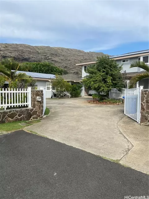 6074 Keoki Pl, Honolulu, HI 96821