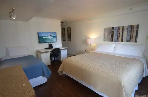 2463 Kuhio Ave #1009, Honolulu, HI 96815