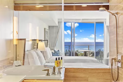 383 Kalaimoku St #2012, Honolulu, HI 96815