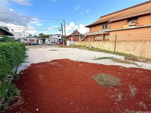 1041 Kama Ln, Honolulu, HI 96817