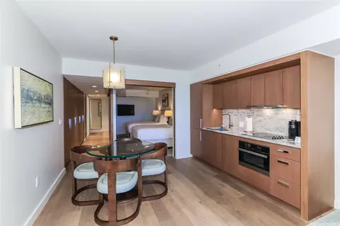 2139 Kuhio Ave #1906, Honolulu, HI 96815
