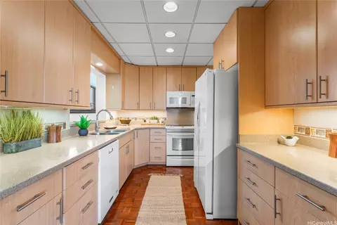 1333 Heulu St #1207/PH2, Honolulu, HI 96822