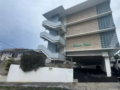 1516 Emerson St #104, Honolulu, HI 96813